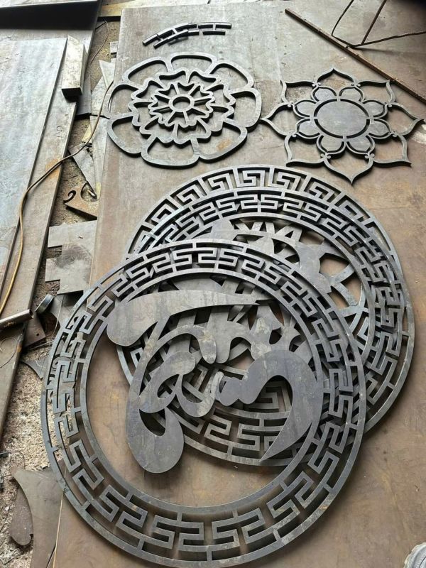 Cắt sắt hoa văn