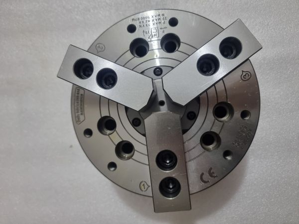mâm cặp 3 chấu thủy lực