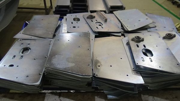 cắt laser thép tấm