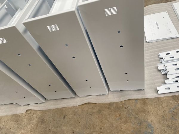 chan-gap-kim-loai-3 cắt chấn tủ điện