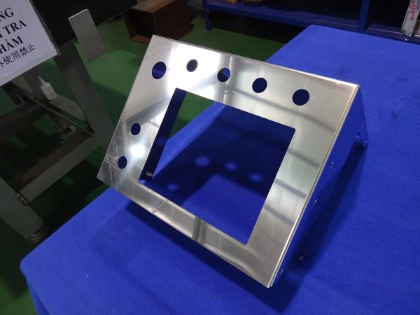 chan-gap-kim-loai-5 chấn gấp kim loại